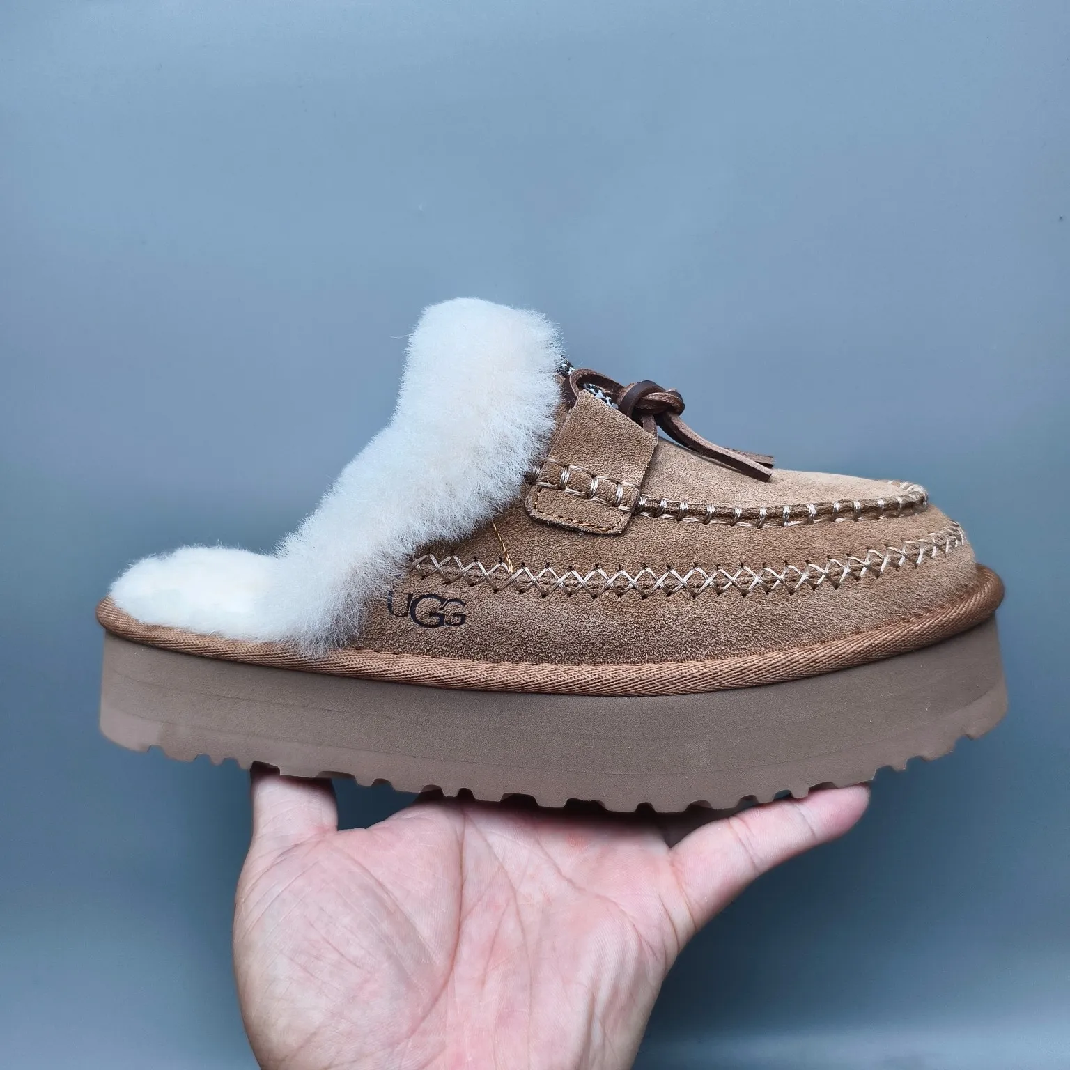 💰480 UGG sheepskin all-in-one snow boots 8260 lace-up thick-soled casual slippers Color: Maroon Antelope Brown Matching code: 35-40
